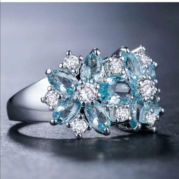 New Women’s 925 Silver Flower Aquamarine Ring - Picture 3 of 3